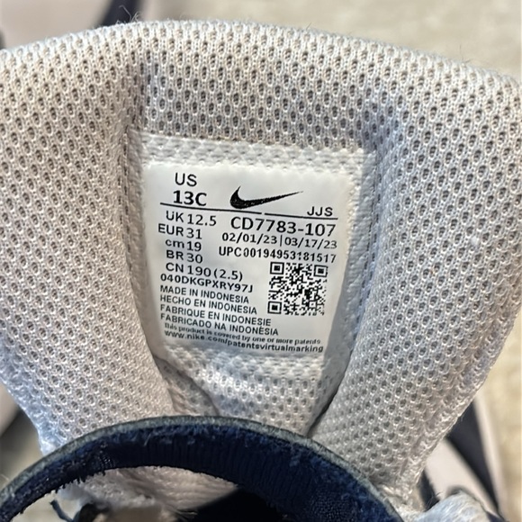 Nike Shoes - Picture 6 of 6